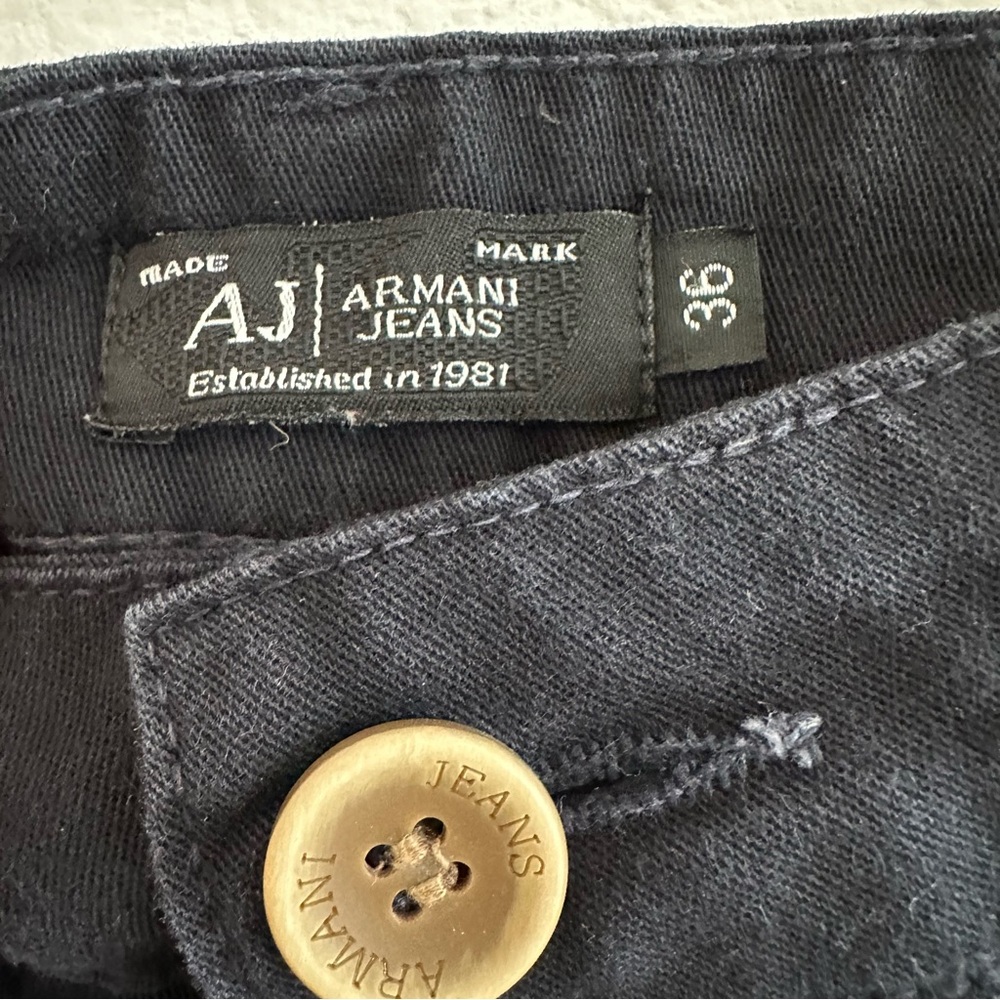 Armani Jeans Faded Black Flat Front Shorts Size: 36 - Picture 4 of 9